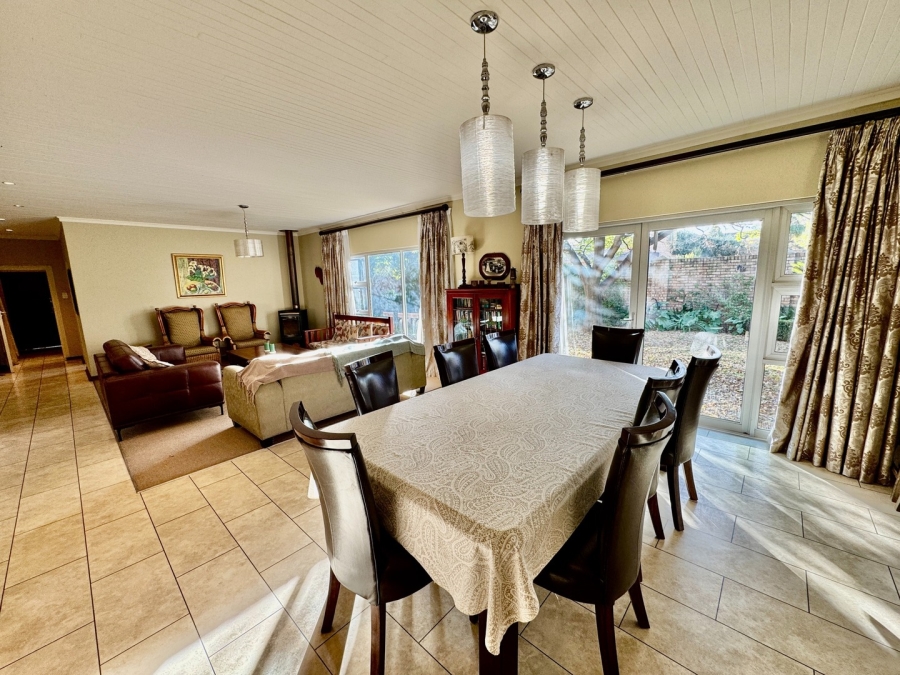 5 Bedroom Property for Sale in Van Der Hoff Park North West